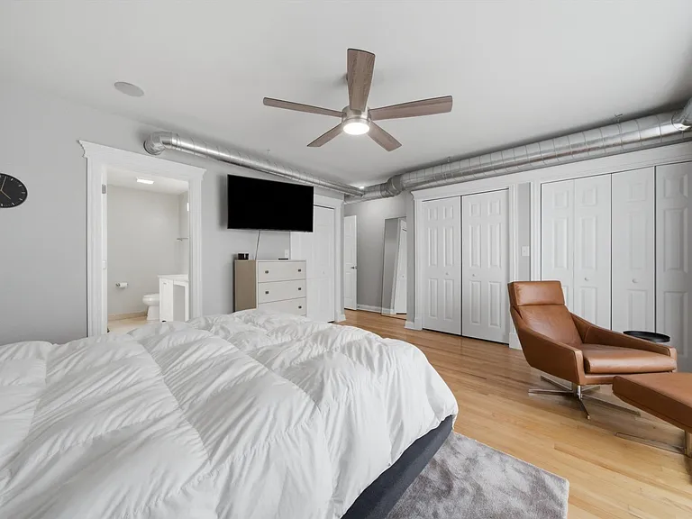 5302 N Winthrop Ave #4 — Photo 22