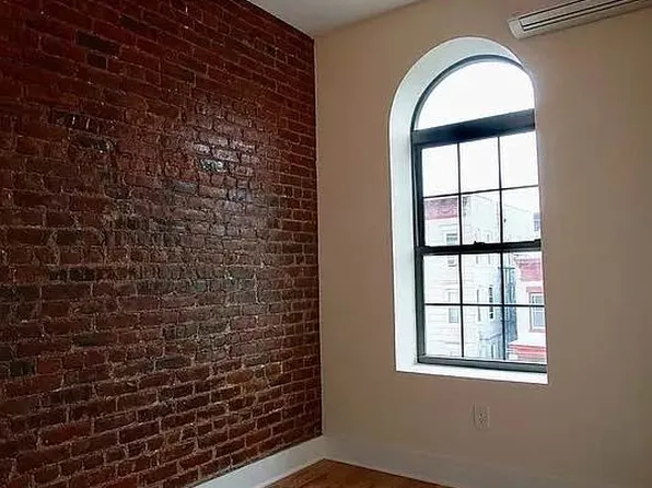 1273 Rogers Avenue image 8 of 9