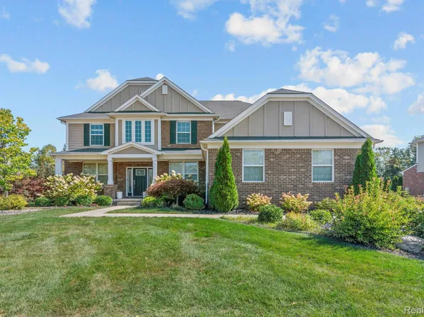 1526 Hickory Ridge Ct S, Canton, MI 48187