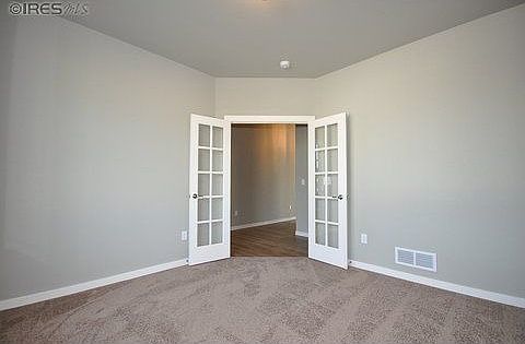 2nd image of 450 Redwood Ave