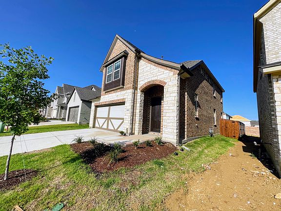4th image of 2025 Dove Creek Ln