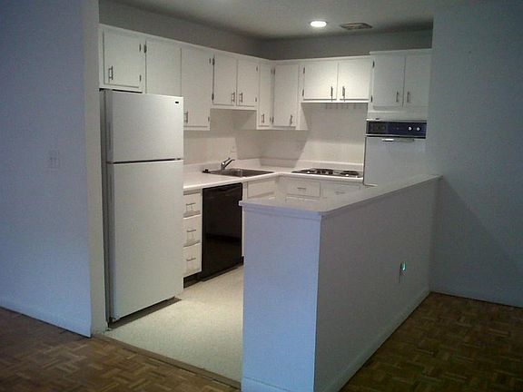 3rd image of 2323 Bedford Ave #A2