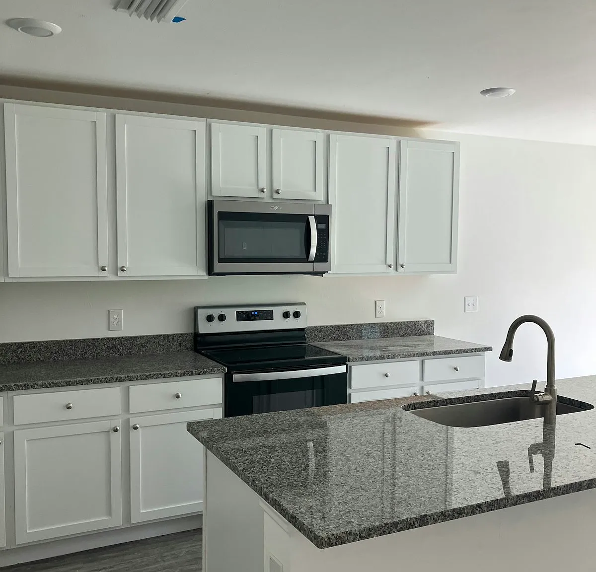 1736 Boswell Street — Photo 4
