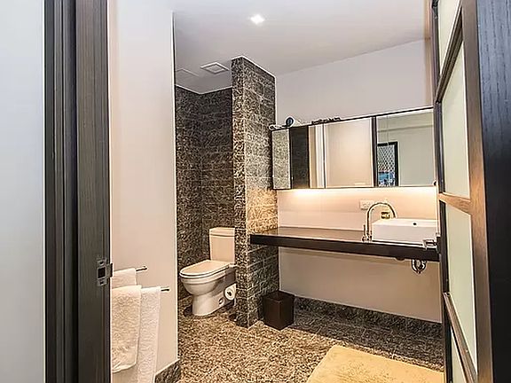 4th image of 20 Pine St APT 1905