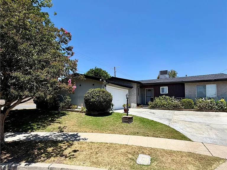 20457 Eccles St — Photo 2