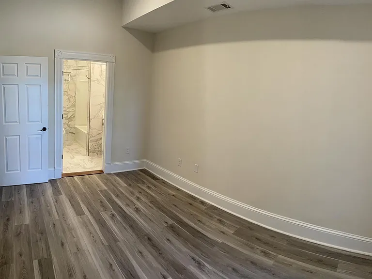1322 W Main St #A — Photo 17