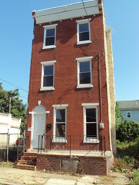 1st image of 1921 W Berks St