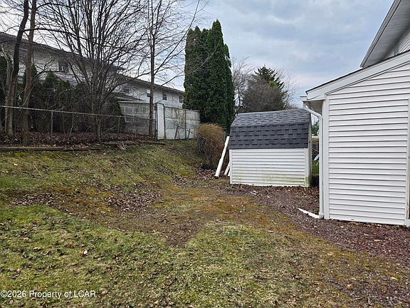 3rd image of 60 Saratoga Ct
