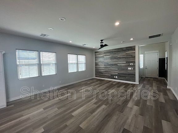 4th image of 391 N 157th Ln