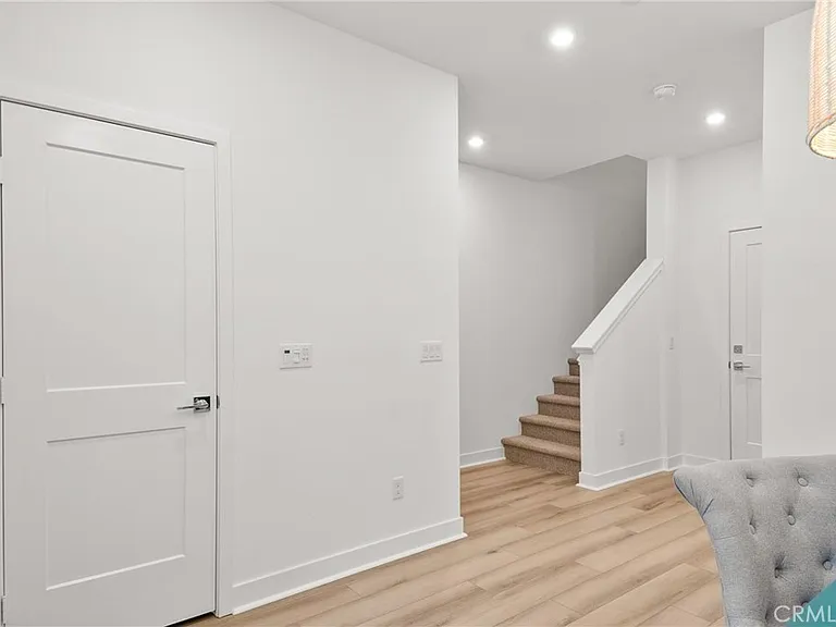 1036 Hazel Dr — Photo 6