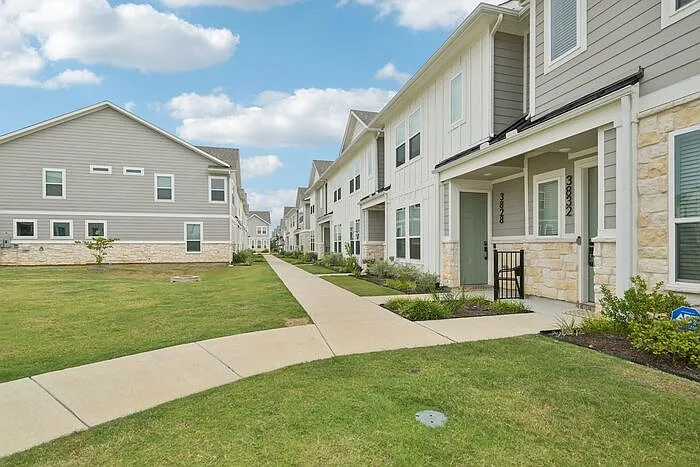 3900 Carmel Villas Dr — Photo 42
