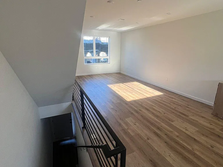 1501 S 25th St #12 — Photo 16
