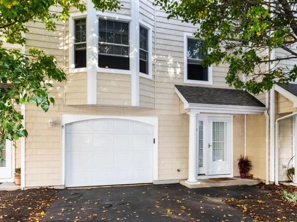 8 Parkwoods Drive #8, Norwich, CT 06360