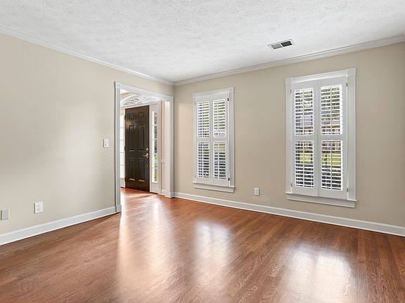 2nd image of 3053 Greyfield Pl SE