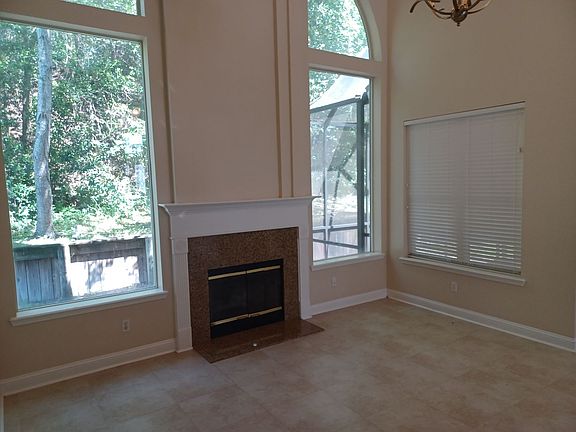 5th image of 4463 Ecton Ln E