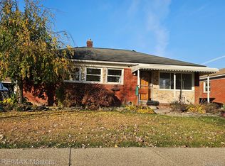 29440 Tamarack Dr, Flat Rock, MI