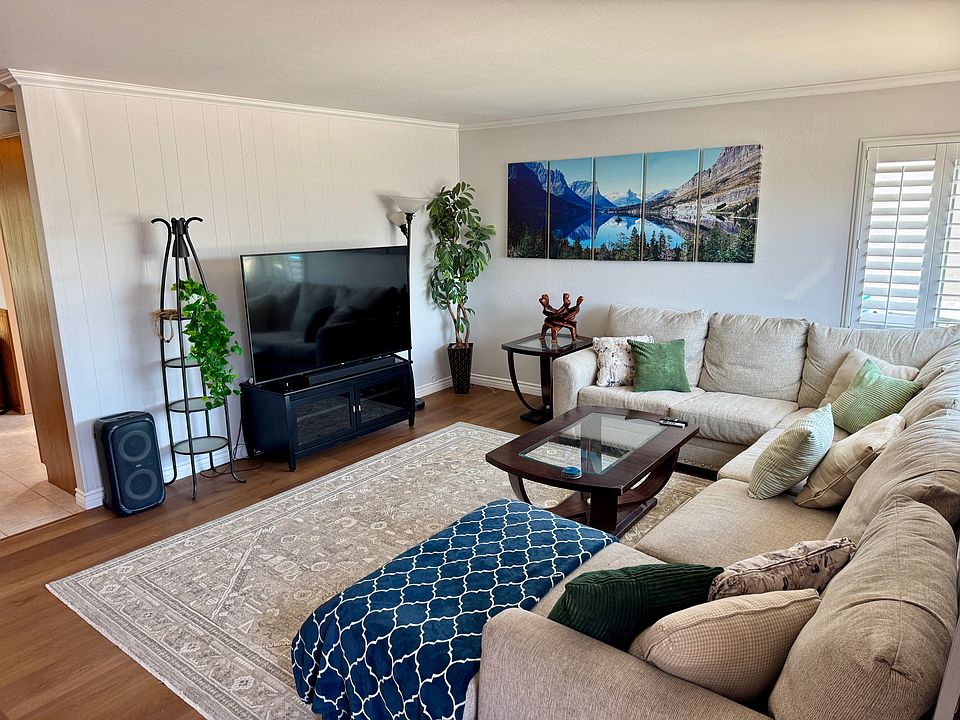 1st image of 2312 Finch Ln