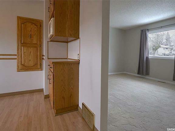 4th image of 1045 Stadacona St W