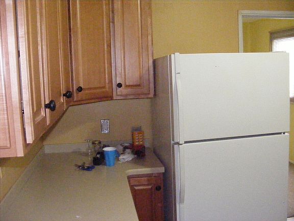 4th image of 8104 Hannett Ave NE