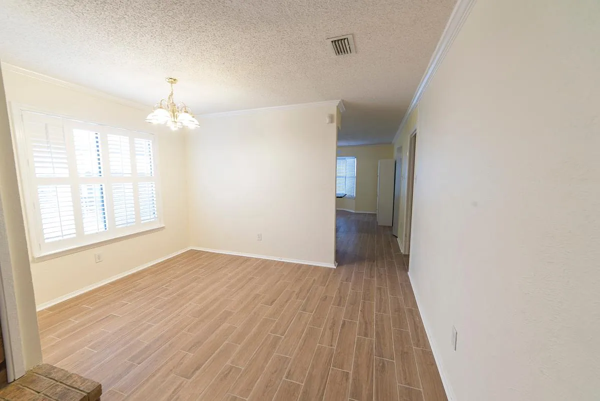 Building Photo - 1747 Delaford Dr