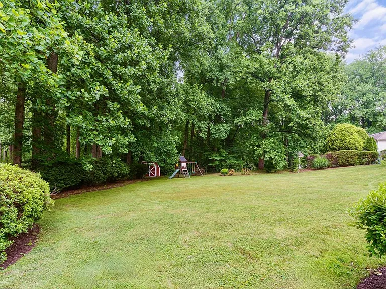 11002 Warwickshire Dr — Photo 45