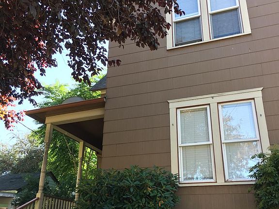 5th image of 409 W McLoughlin Blvd