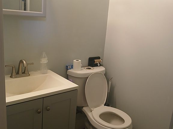 5th image of 424 Ocean Grove Ave #424