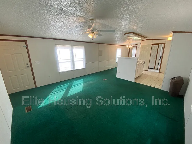 2 bed, 2.0 bath, 1000 sqft, $1,300 — Photo 3