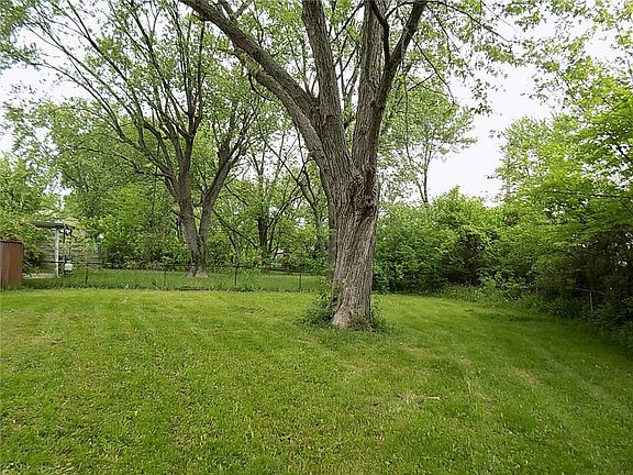 3rd image of 3669 Ireland Dr