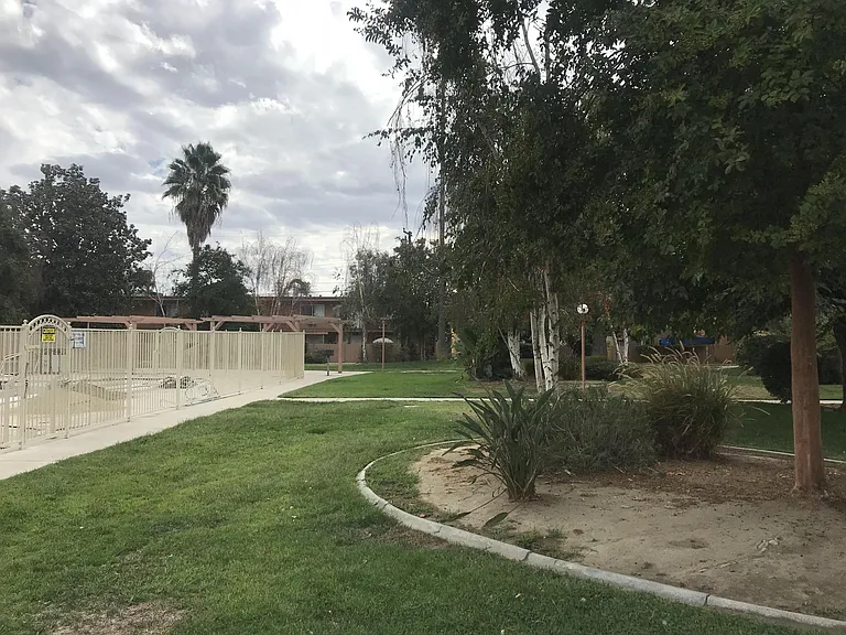 Villa Del Sol Apartments — Photo 10