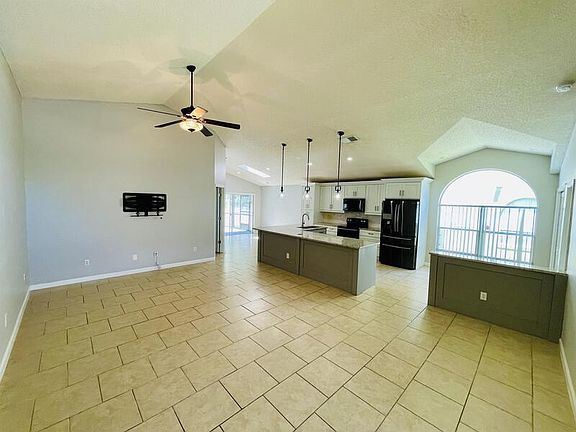 5th image of 3022 Saint Augustine Dr