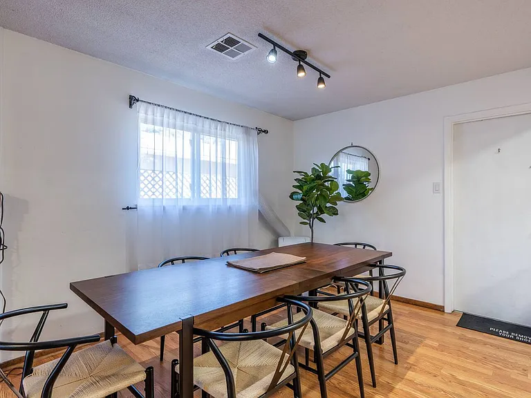 2817 Alcazar St NE — Photo 10