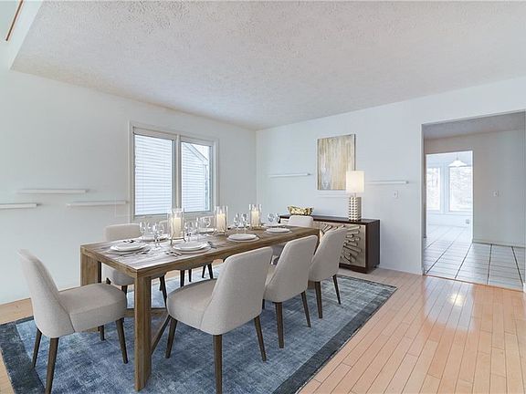 3rd image of 383 Clearbrook Dr