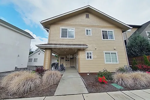 620 NW Kings Blvd #200-4 Photo 1