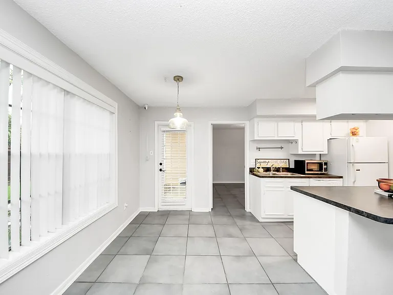 2750 Holly Hall St #911 — Photo 9