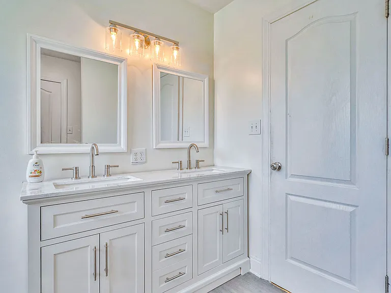 202 Weeping Hollow Ct — Photo 16