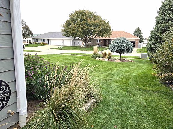 3rd image of 202 Frontier St