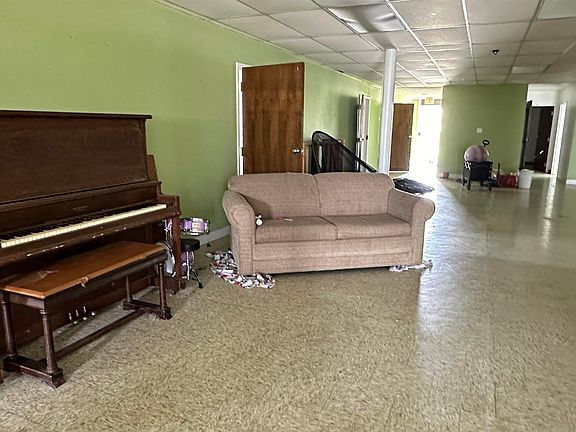 3rd image of 1103 Central St