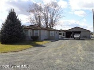 1131 Harrison Rd, Selah, WA 98942