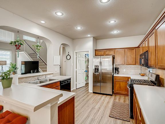 4th image of 1204 Peyton Pl