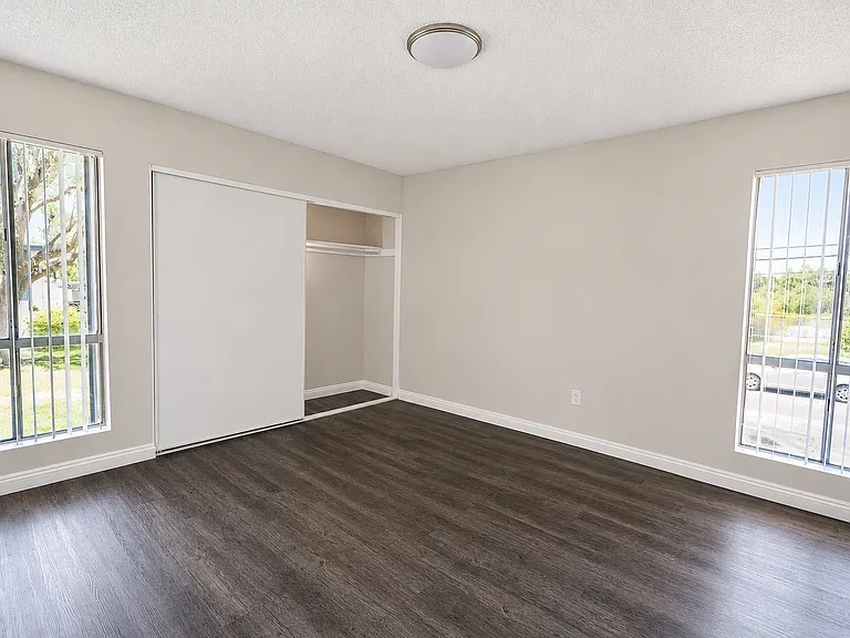 304 E Olive St #23 — Photo 7