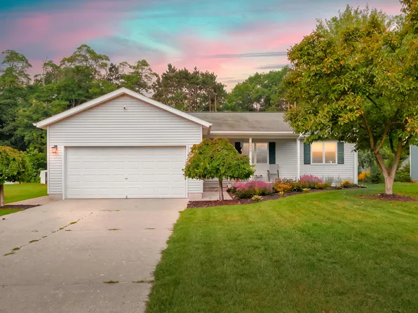 3343 John St, Ravenna, MI 49451