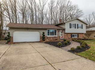 5711 Thoreau Dr, Parma, OH 44129