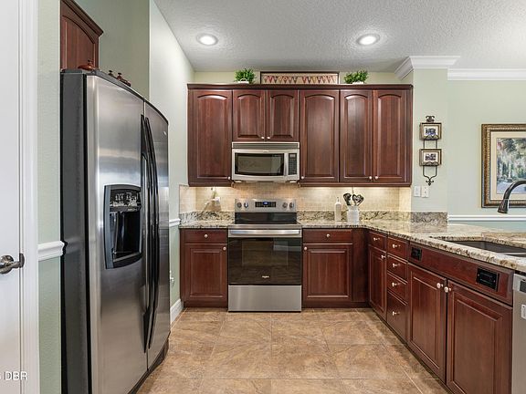 3rd image of 75 Riverview Bnd S #S