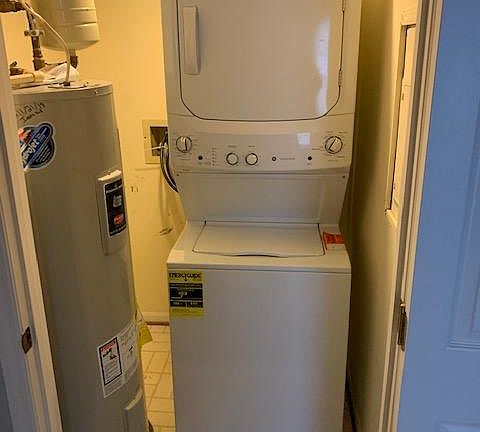 5th image of 1305 Greenbriar Cir #7