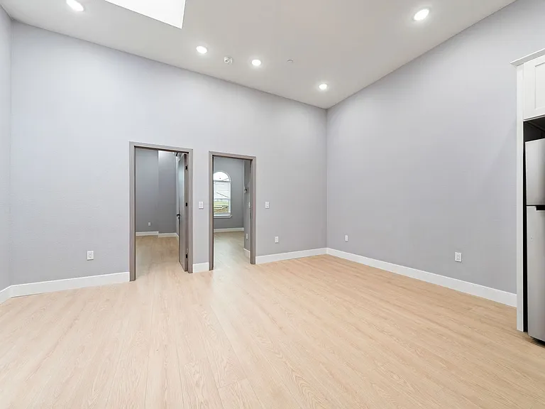 313 D St — Photo 25