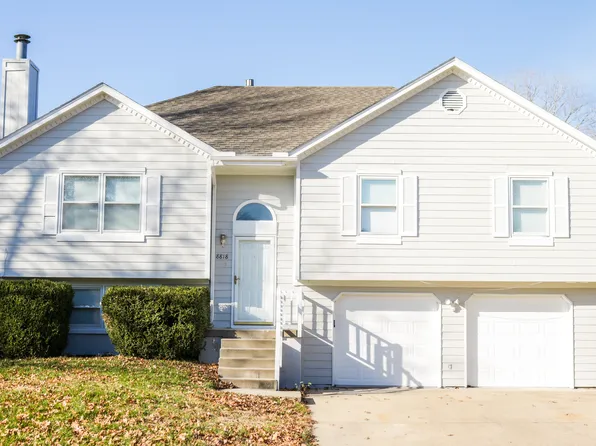 8818 Golden Ln, De Soto, KS 66018
