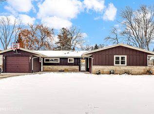 1N445 Main St, Glen Ellyn, IL 60137