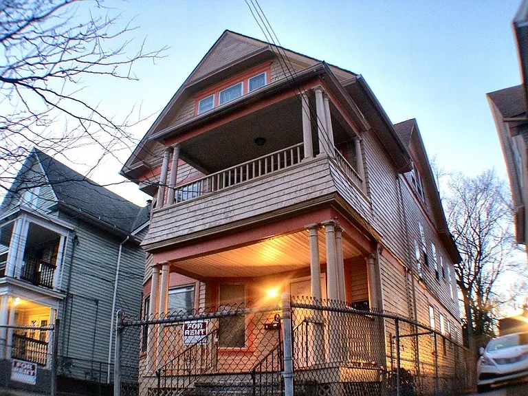 42-44 Carmel St — Photo 1