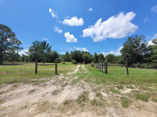 215 COCONUT Street, Pomona Park, FL 32181